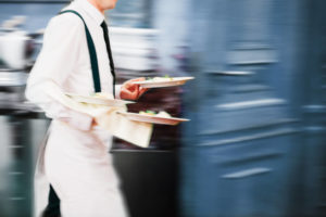 Serwis angielski – rola kelnera podczas obslugi gosci